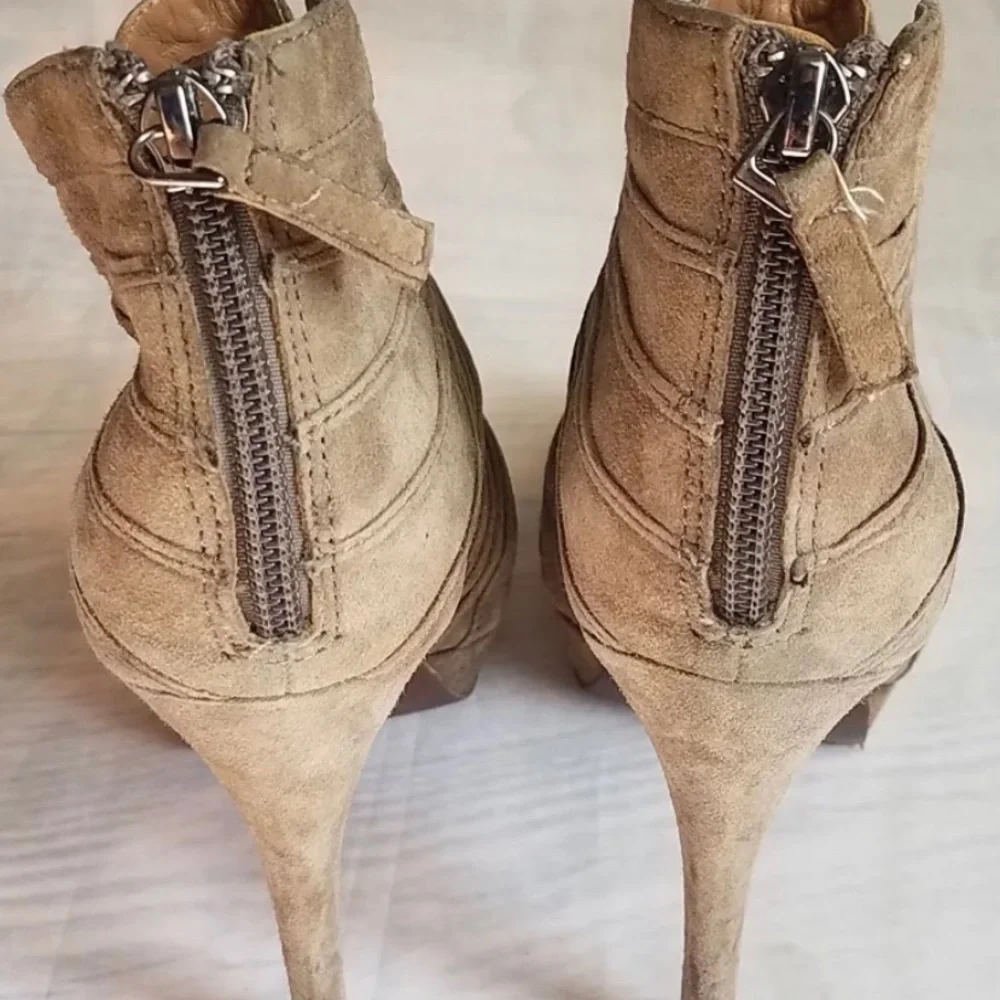 Elie Tahari platform pumps - Picture 3 of 6